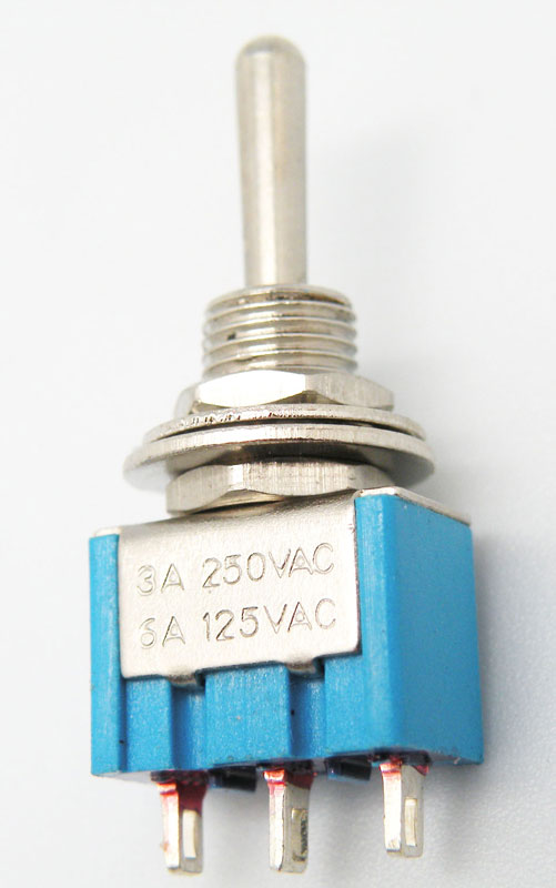 INTERRUPTOR MINI 3P. (ON)-OFF-(ON), 120V. 5A (250V. 2A)