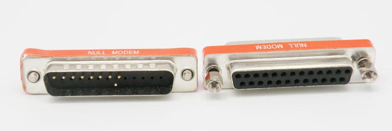 NULL MODEM, DB25 Mâle - DB25 Femelle, Métallique