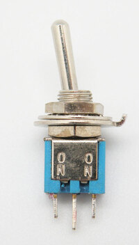 Ver informacion sobre 3P MINI TOGGLE SWITCH  (SPDT) ON-ON, 120V. 3A, ECONOMIC