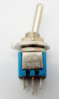 Ver informacion sobre 6P MINI TOGGLE SWITCH  (DPDT) ON-ON, 120V. 3A, ECONOMIC