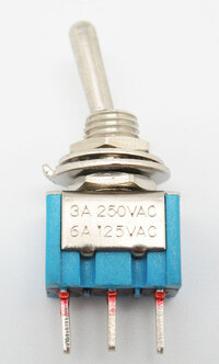 INTERRUPTOR MINI 3P (SPDT) ON-ON, 120V. 5A (250V. 2A), PER CIRCUIT IMPRES, ECONOMIC