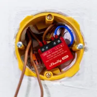 Shelly 1PM Mini Gen3 - WiFi 2.4 GHz IEEE802.11 b/g/n / Bluetooth -  Interruptor inteligente  - Soporta 110 - 240 VCA / 24 - 30 VCC - Contacto NA, 1 polo, contacto µ - Compatible con Alexa y Google