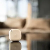 Shelly Blu Button Tough 1 Mocha - Bluetooth - Permite controlar electrodomésticos  - Resistente a golpes, salpicaduras y polvo - Atenuar y activar escenas - Compatible con Alexa y Google