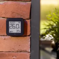 Shelly H&amp;T Gen 3 Negro Mate - WiFi 2.4 GHz IEEE802.11 b/g/n / Bluetooth - Sensor H&amp;T - Pantalla de bajo consumo - Soporta 5V / 4 Pilas AA - Compatible con Alexa y Google