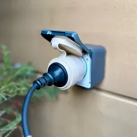 Shelly Outdoor Plug S Gen3 - WiFi 2.4 GHz IEEE802.11 b/g/n / Bluetooth - Medidor de consumo - Soporta 220 - 230 V - Apto para domótica de viviendas  - Compatible con Alexa, Google y Apple 