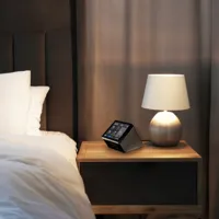 Shelly Wall Display Stand Black - Soporte de sobre mesa  - Compatibilidad con Shelly Wall Display / - EU Socket / USB Charger - Color Blanco